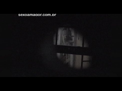 ❤️ Blondie word in die geheim video-opgeneem deur 'n buurtvoyeur wat agter hol bakstene versteek is ❤❌ Seksvideo op af.pornolymp.ru ☑
